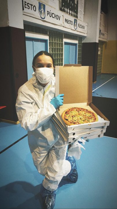 Pizza od anonymného darcu